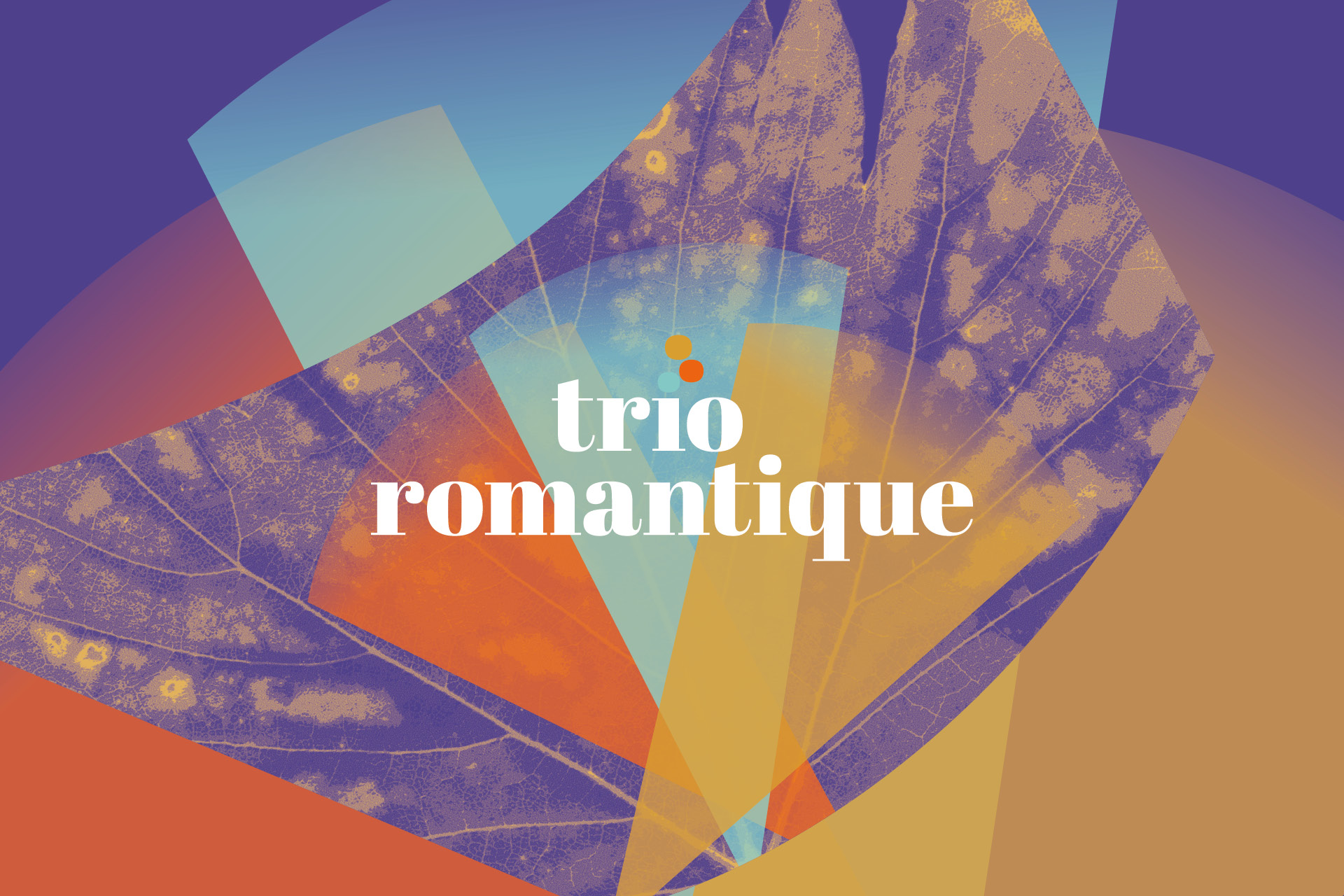 Ein abstraktes Bild aus gelben, orangen und blauen Facetten mit der Aufschrift Trio Romantique